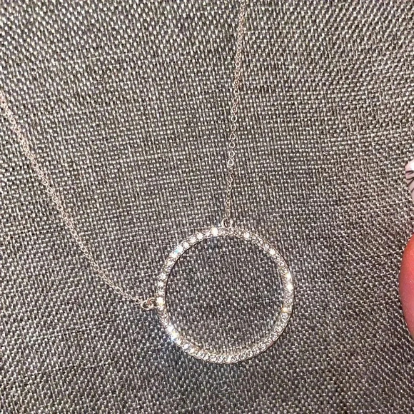 WHITE GOLD PLATED KARMA/CIRCLE OF LIFE PAVE SET STONES 2” DIAMETER  22” CHAIN - Picture 7 of 7